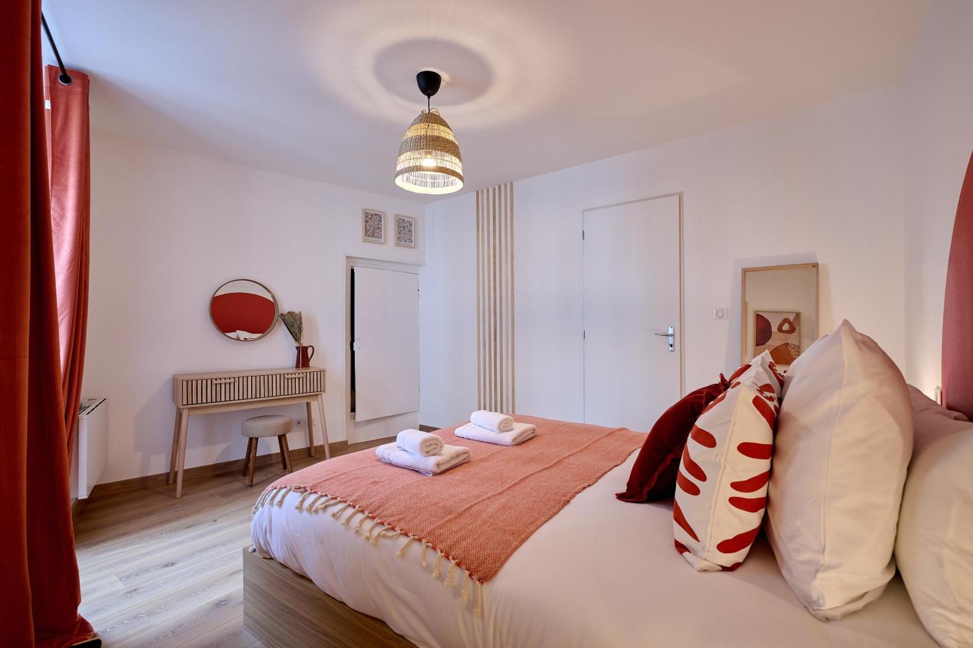 Апартаменты Le Oliva Chez Les M By Primo Conciergerie Невер Экстерьер фото